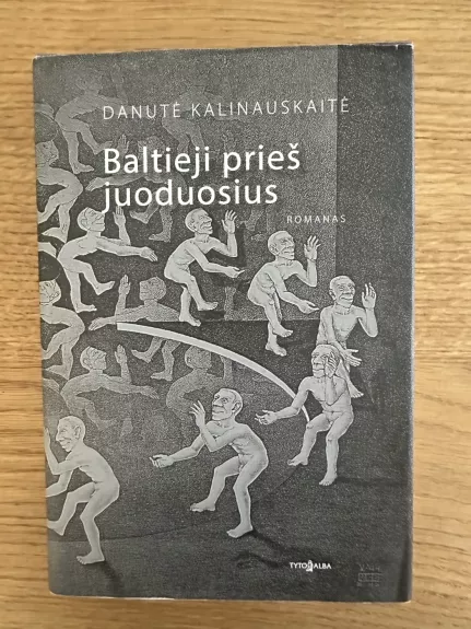 Baltieji prieš juoduosius