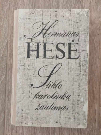 Stiklo karoliukų žaidimas