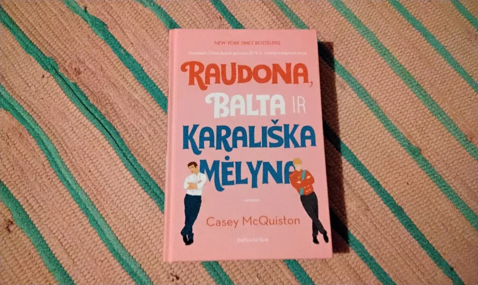 Raudona balta ir karališka mėlyna