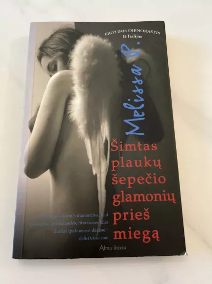 Šimtas plaukų šepečio glamonių prieš miegą