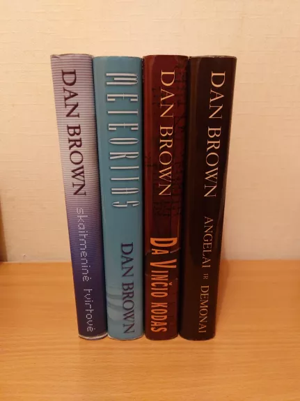 Dan Brown knygų serija. 4 knygos