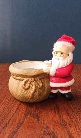 Keraminė Kalėdų senelio statulėlė