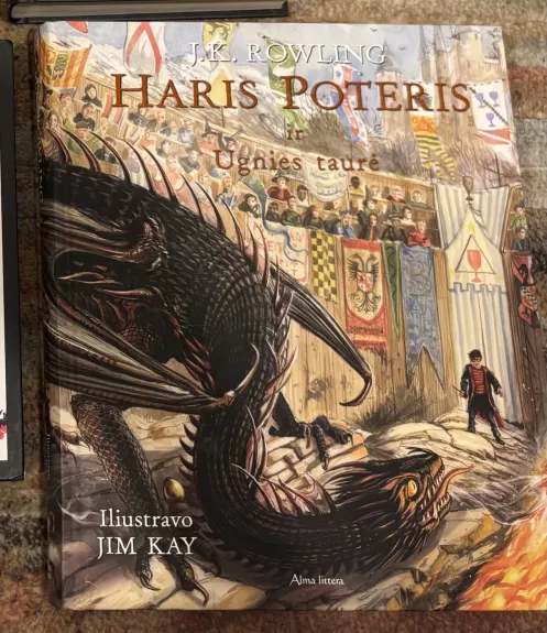 Haris Poteris ir Ugnies taurė. Iliustruotas leidimas