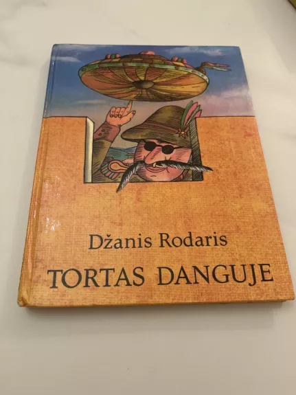 Tortas danguje