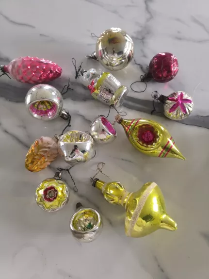 Vintažiniai stikliniai žaisliukai