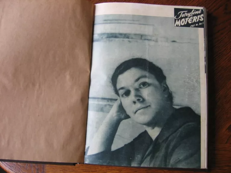 Tarybinė moteris 1961m. komplektas