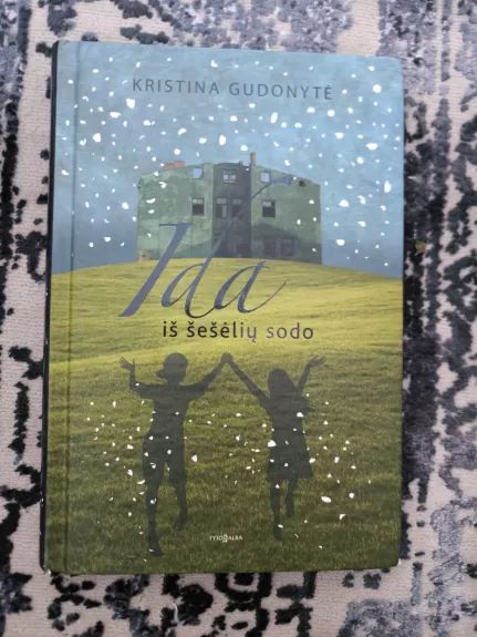 Ida iš šešėlių sodo