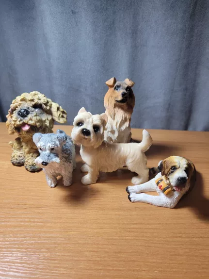 Šunų statulėlės