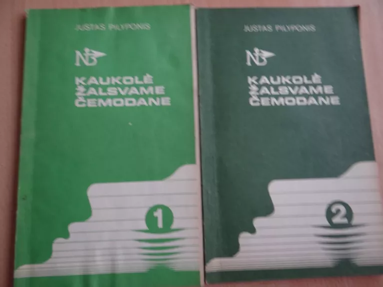 Kaukolė žalsvame čemodane (2 dalys)