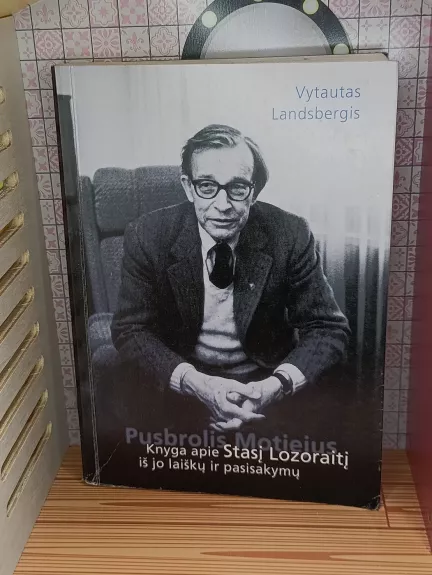 Knyga apie Stasį Lozoraitį