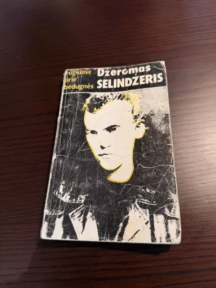 Rugiuose prie bedugnės