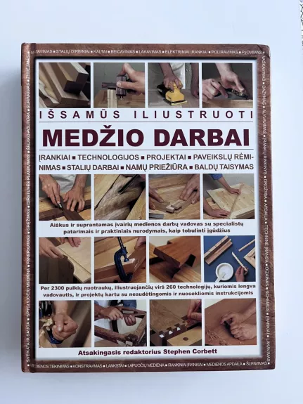 Išsamūs iliustruoti medžio darbai