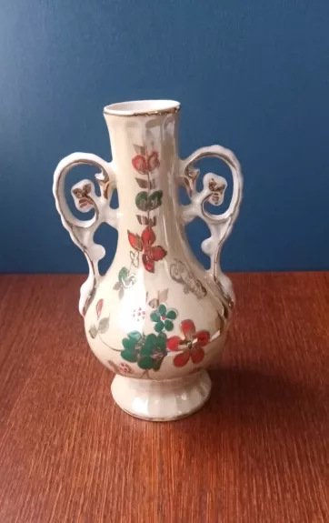 Vaza, aukštis 19cm, Kirovabado.