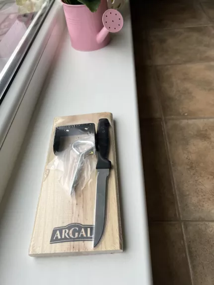 Kumpiui pjaustyti laikiklis su peiliu.