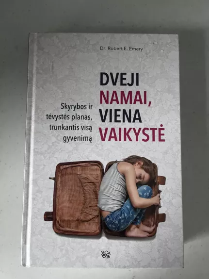 Dveji namai, viena vaikystė
