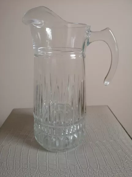 Storo stiklo didelis ąsotis