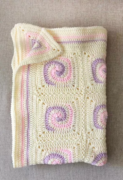 Rankų darbo nertas vaikiškas užklotukas, 115x88cm