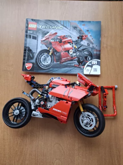 lego 42107: Ducati Panigale V4 R