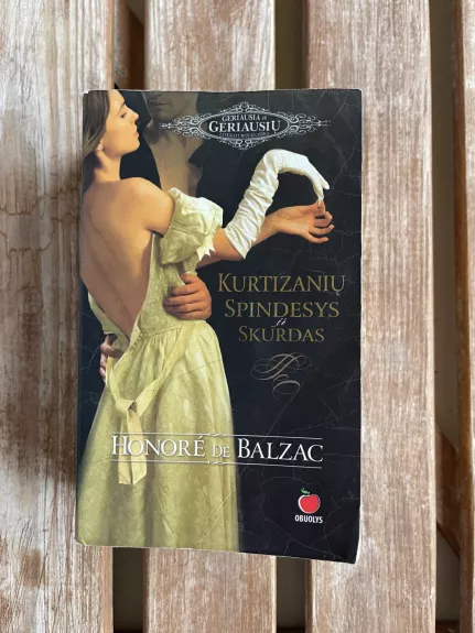 Kurtizanių spindesys ir skurdas