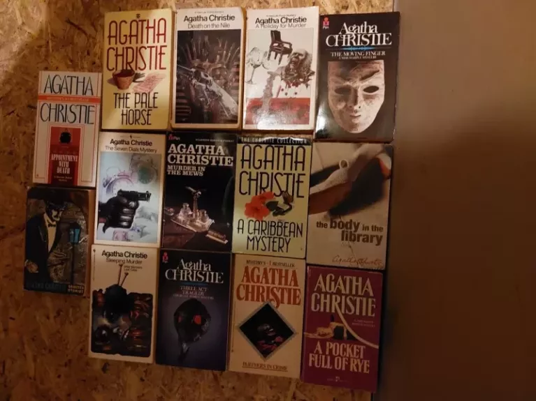 Agathos Christie knygų serija. 14 knygų anglų kalba