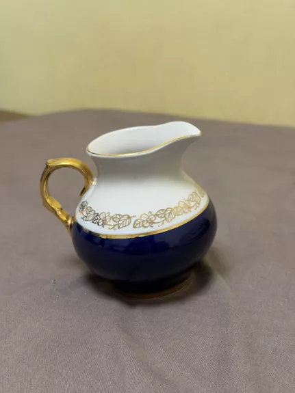 Pieno/grietinėlės ąsotėlis