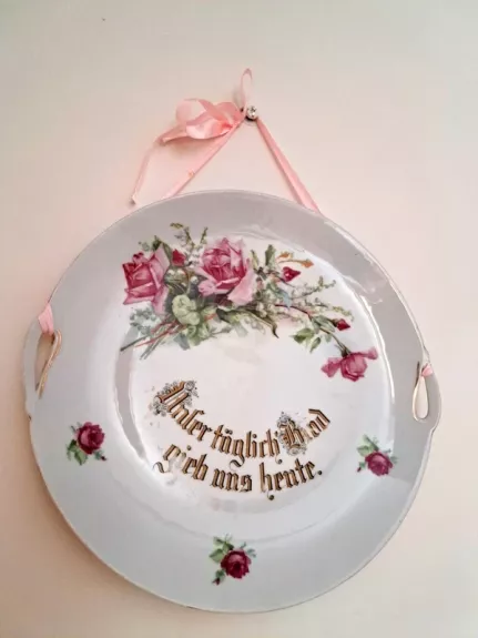 Dekoratyvi pakabinama lėkštė