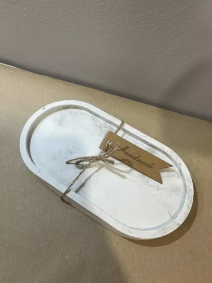 Rankų darbo padėkliukas iš cemento