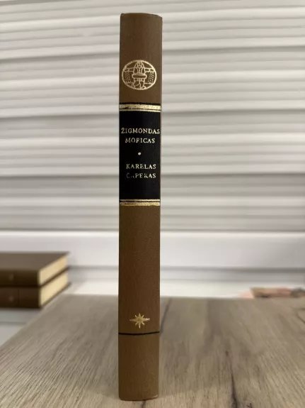 Novelės. Karas su salamandromis