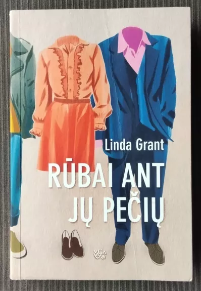 Rūbai ant jų pečių