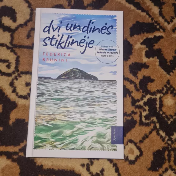 Dvi undinės stiklinėje