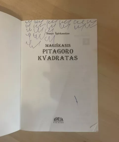 Magiškas pitagoro kvadratas