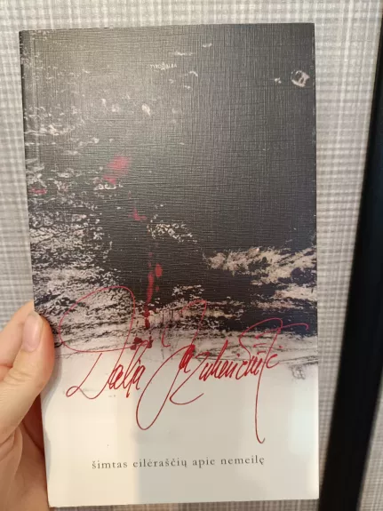 Šimtas eilėraščių apie nemeilę