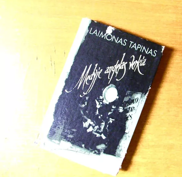 Medyje angelas verkia