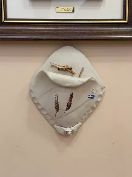 Keramikinė sieninė vaza