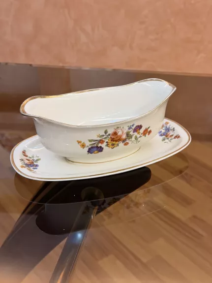 Vintažinė porcelianinė padažinė