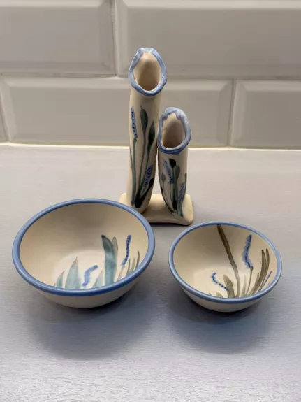 Vaza ir du dubenėliai