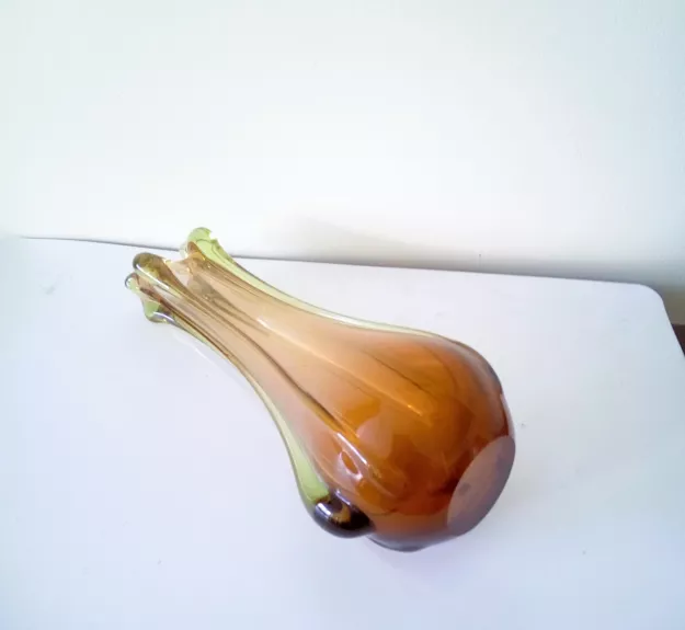 Subtili vintažinė vaza