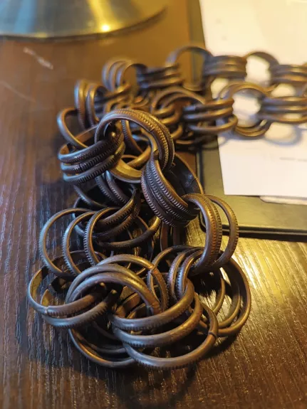 Geležinė grandinė-papuošalas