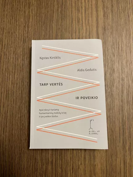 Tarp vertės ir poveikio