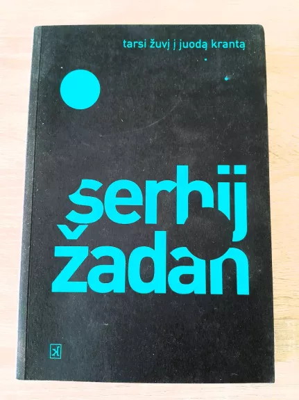 Tarsi žuvį į juodą krantą