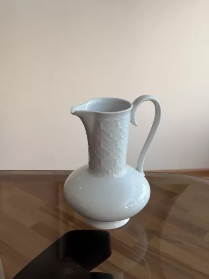 Vintage balto porceliano ąsotis