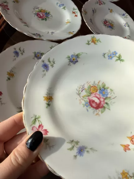 Vintage porcelianinės desertinės lėkštutės