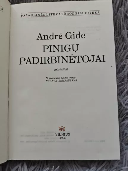 Pinigų padirbinėtojai