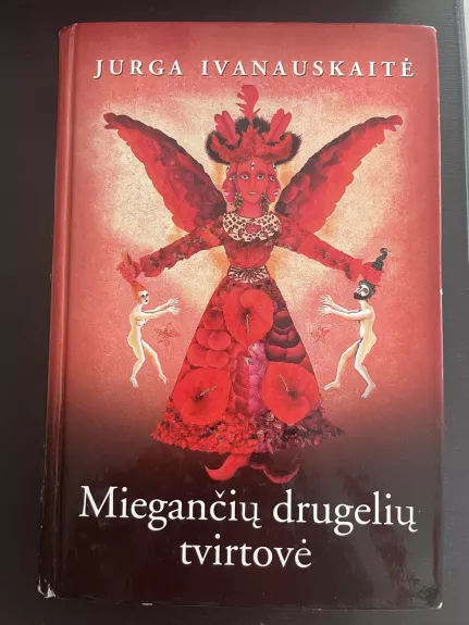 Miegančių drugelių tvirtovė