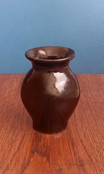 Keraminė vazelė, 10cm aukščio