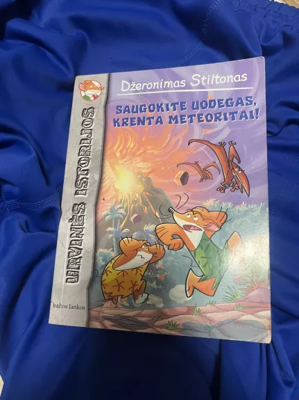 Saugokite uodegas, krenta meteoritai!