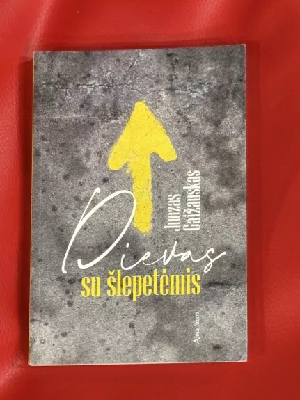 Dievas su šlepetėm