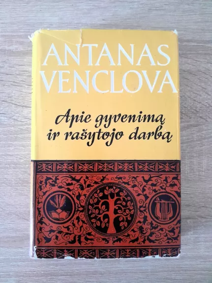 Apie gyvenimą ir rašytojo darbą