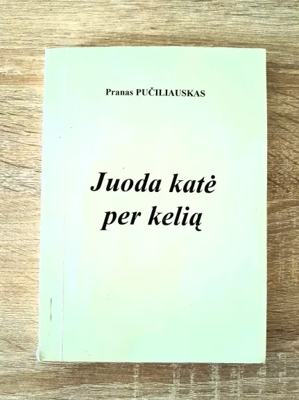 Juoda katė per kelią