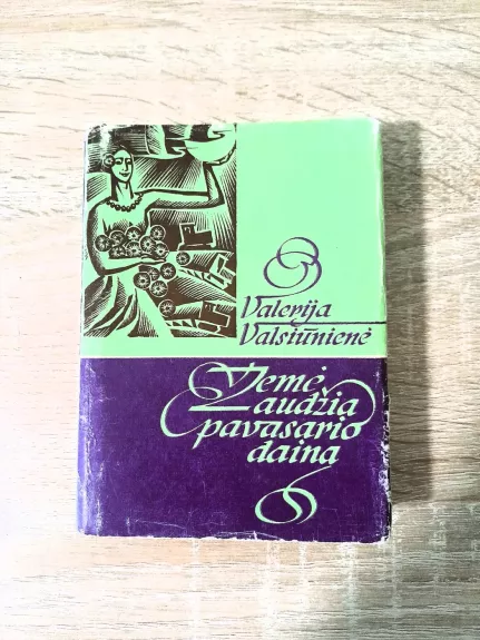 Žemė audžia pavasario dainą